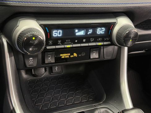 Used 2022 Toyota RAV4 XSE w/ XSE Grade Weather Package AWD/4WD image 17