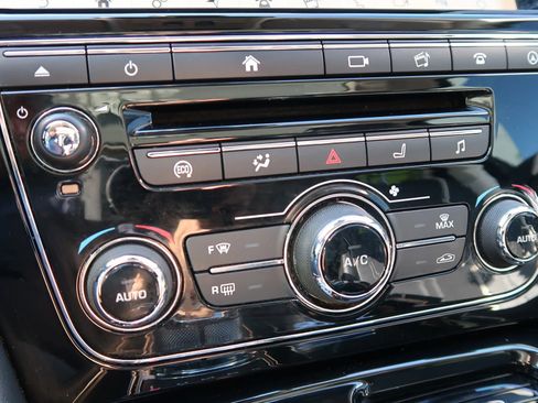 Used 2019 Jaguar XJ R-Sport image 29