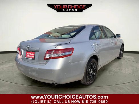 Used 2010 Toyota Camry LE FWD image 5