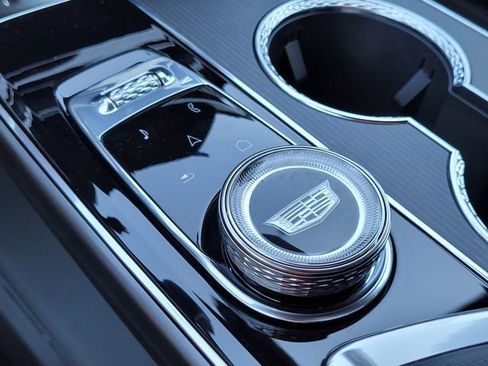 New 2026 Cadillac Lyriq Signature Sport w/ LPO, Floor Liner Package image 18