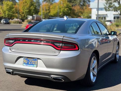 Used 2016 Dodge Charger R/T RWD image 5