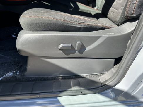 Used 2024 Nissan Frontier PRO-4X w/ Technology Package image 31