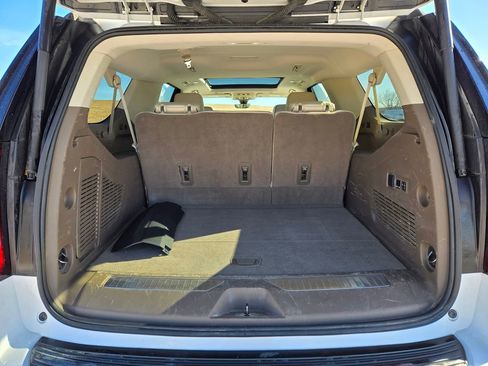 Used 2022 GMC Yukon XL Denali w/ Denali Premium Package image 31