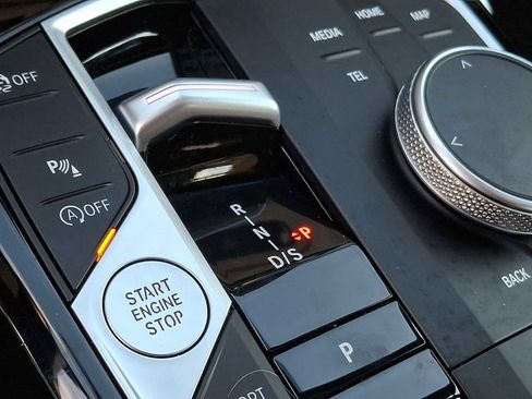 Used 2023 BMW 330i xDrive Sedan w/ Premium Package image 13