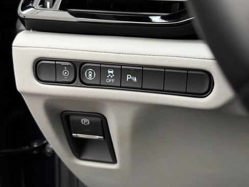 Used 2025 Acura MDX SH-AWD w/ Technology Package image 30