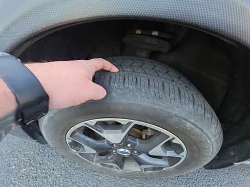 Used 2018 Subaru Crosstrek 2.0i Premium w/ Moonroof Package image 10