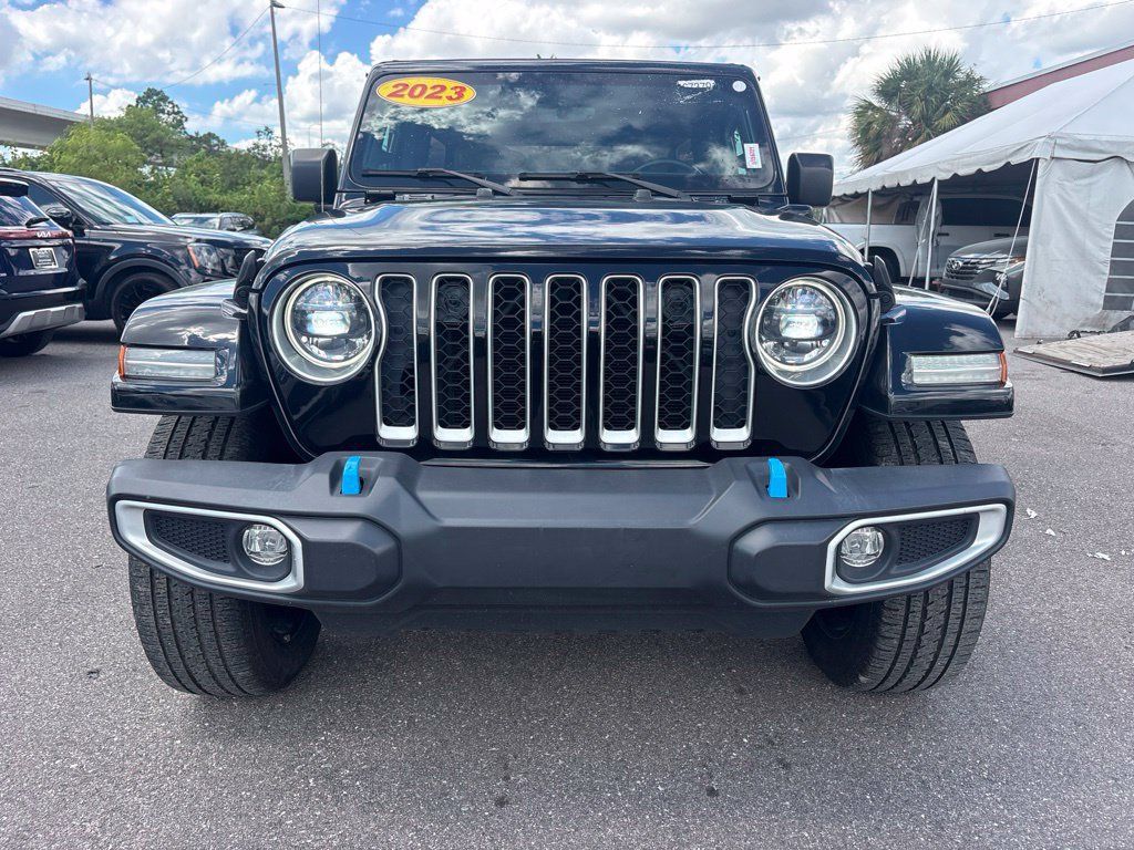 Used 2023 Jeep Wrangler Unlimited Sahara w/ Cold Weather Group AWD/4WD image 8