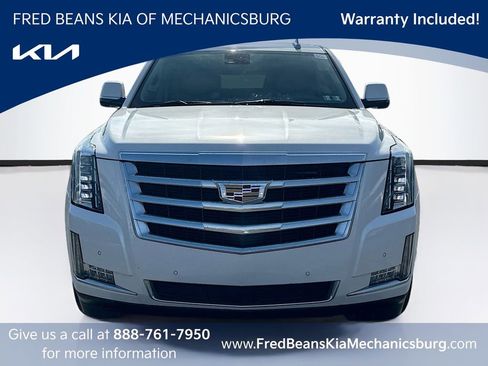 Used 2020 Cadillac Escalade ESV Premium Luxury image 2