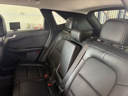 Used 2025 Ford Escape Platinum AWD/4WD image 7