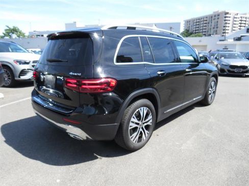 Used 2024 Mercedes-Benz GLB 250 4MATIC image 4