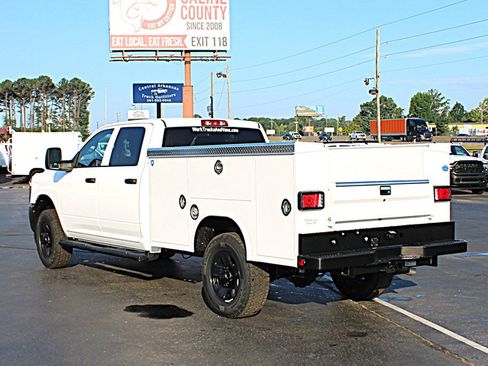 Used 2025 RAM 2500 Tradesman AWD/4WD image 4