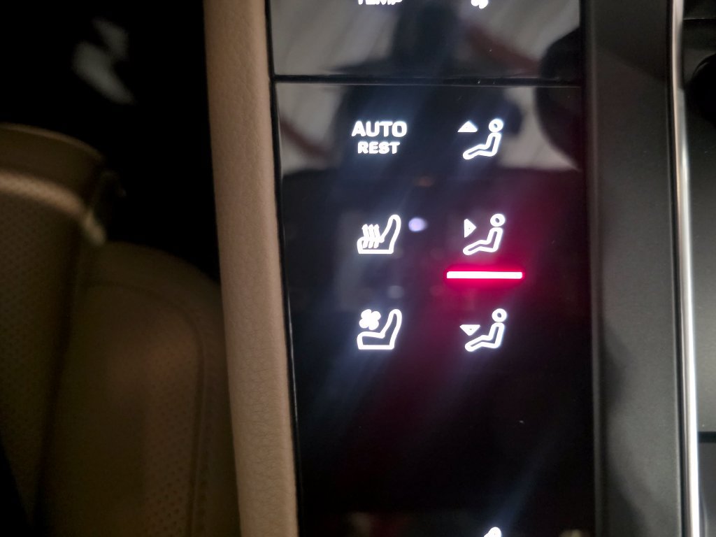 Certified 2026 Porsche Macan S AWD/4WD image 34