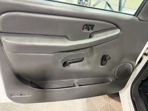 Used 2004 GMC Sierra 3500 W/T w/ Heavy-Duty Power Package AWD/4WD image 22