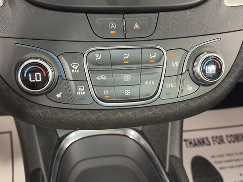 Used 2022 Chevrolet Malibu LT FWD image 22