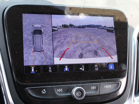 Used 2024 Chevrolet Equinox Premier AWD/4WD image 16