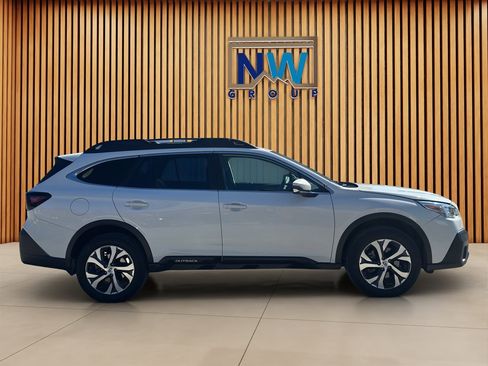 Used 2022 Subaru Outback Limited image 22