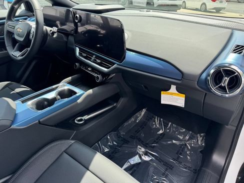 New 2026 Chevrolet Equinox EV LT w/ Convenience Package II FWD image 7