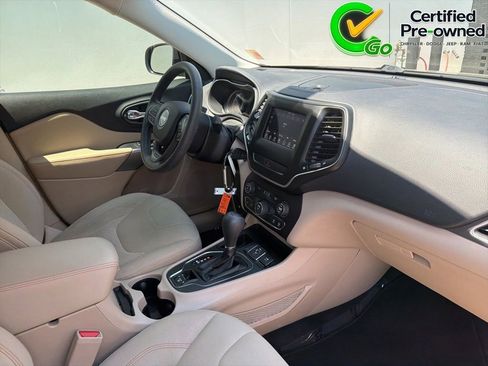 Certified 2019 Jeep Cherokee Latitude w/ Popular Appearance Group FWD image 27