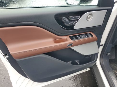 New 2026 Lincoln Aviator Reserve AWD/4WD image 8