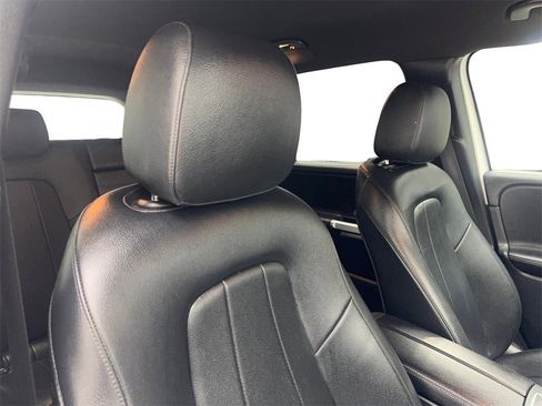 Used 2022 Mercedes-Benz GLB 250 w/ Premium Package Lite image 43