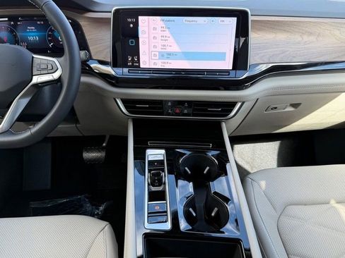 New 2026 Volkswagen Atlas SE image 7