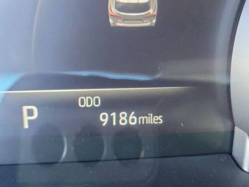 Used 2025 Toyota Highlander XLE AWD/4WD image 21