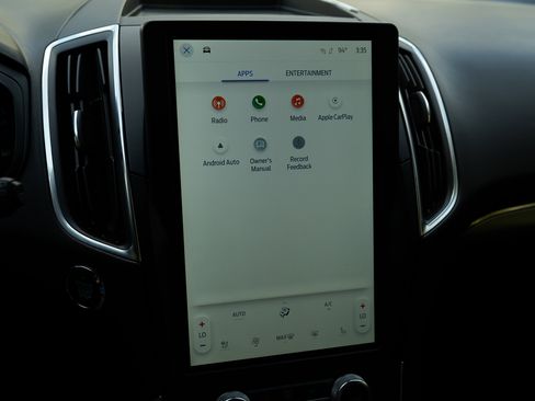 Used 2024 Ford Edge Titanium image 34