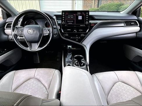 Used 2021 Toyota Camry XSE image 7
