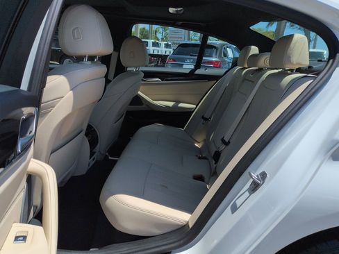 Used 2023 BMW 540i w/ Premium Package RWD image 14