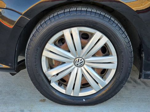 Used 2017 Volkswagen Jetta S image 28