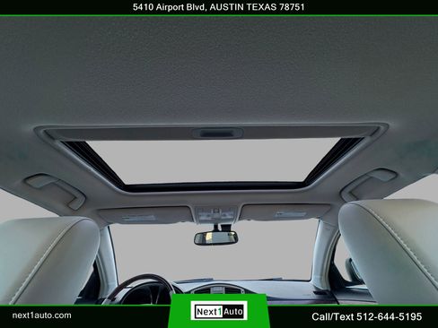 Used 2012 Toyota Avalon Limited image 25