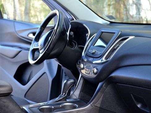 Used 2019 Chevrolet Equinox LT image 10