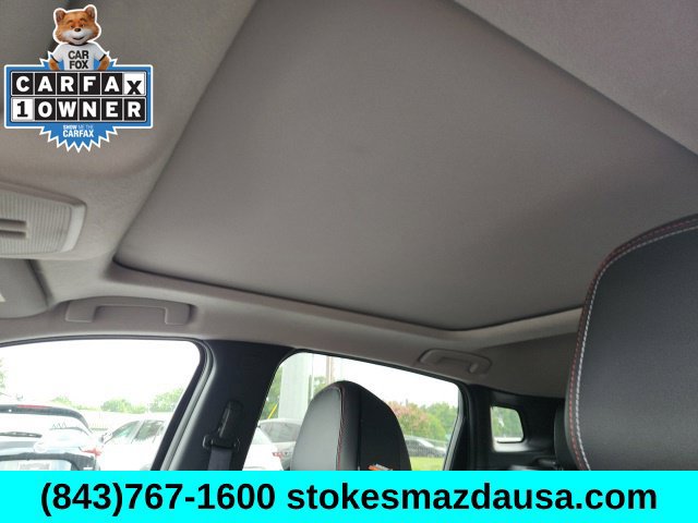 Used 2025 Nissan Kicks SR w/ SR Premium Package AWD/4WD image 3