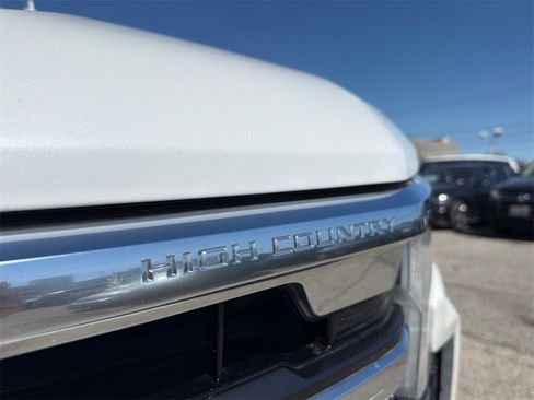 Used 2023 Chevrolet Silverado 1500 High Country w/ Technology Package image 4