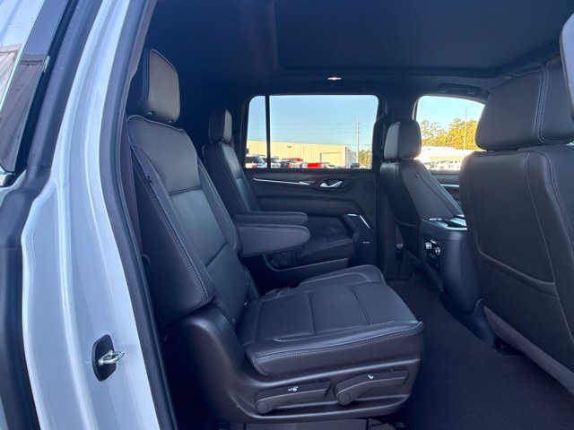 Used 2022 GMC Yukon XL Denali AWD/4WD image 19