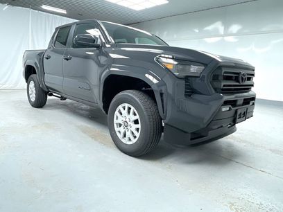New 2025 Toyota Tacoma SR5