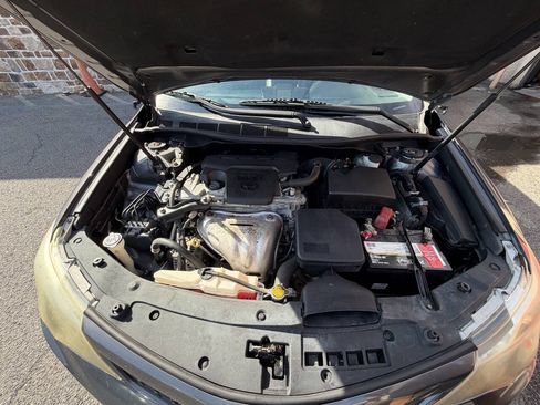 Used 2014 Toyota Camry SE w/ Moonroof Package FWD image 31