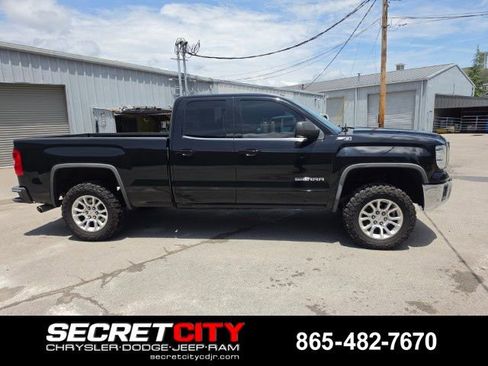 Used 2015 GMC Sierra 1500 SLE w/ SLE Value Package AWD/4WD image 4