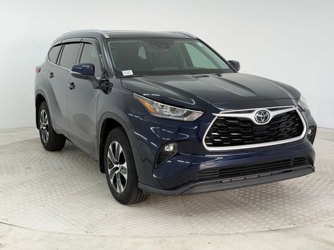 Used 2020 Toyota Highlander XLE image 7