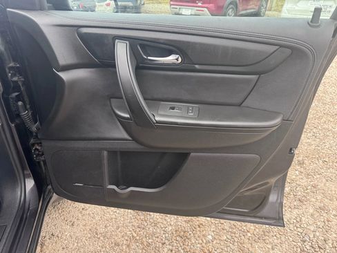 Used 2017 Chevrolet Traverse LT image 36