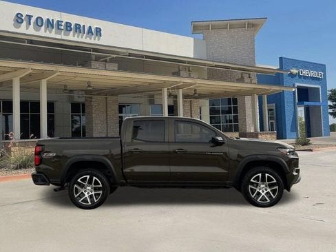 Used 2023 Chevrolet Colorado Z71 w/ Z71 Convenience Package 2 AWD/4WD image 4
