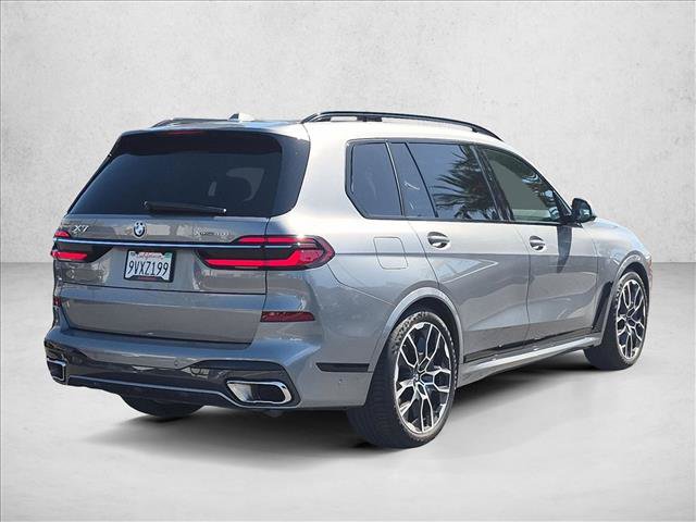 Used 2025 BMW X7 xDrive40i w/ M Sport Package AWD/4WD image 5