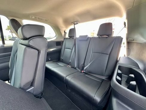 New 2026 Toyota Grand Highlander FWD image 11