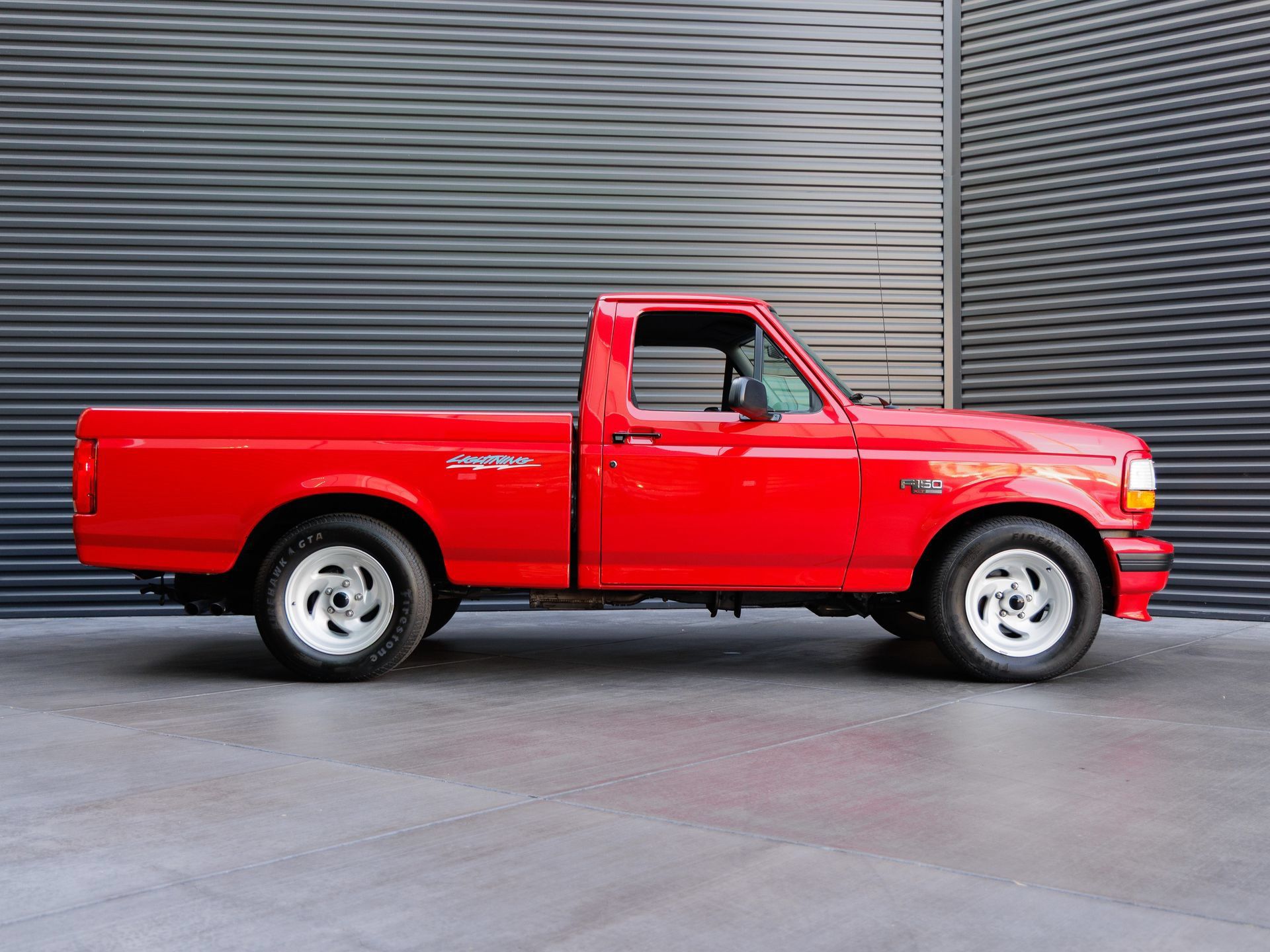 Used 1993 Ford F150 Lightning RWD image 8