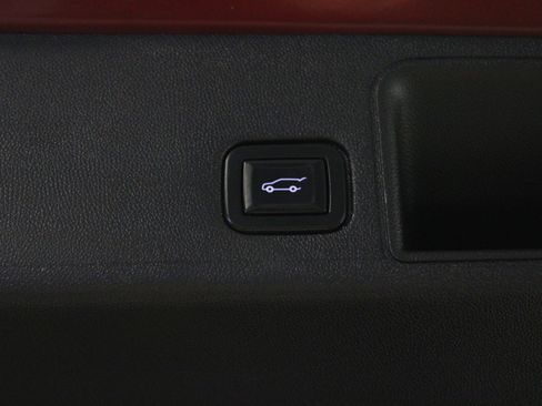 Used 2021 GMC Terrain SLE w/ Driver Convenience Package image 15