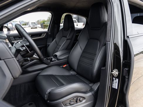 Certified 2024 Porsche Cayenne Turbo GT image 5