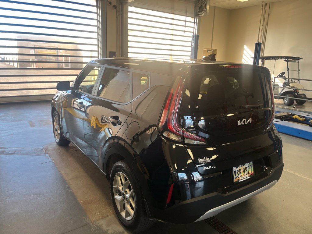 Used 2025 Kia Soul LX w/ LX Technology Package FWD image 6