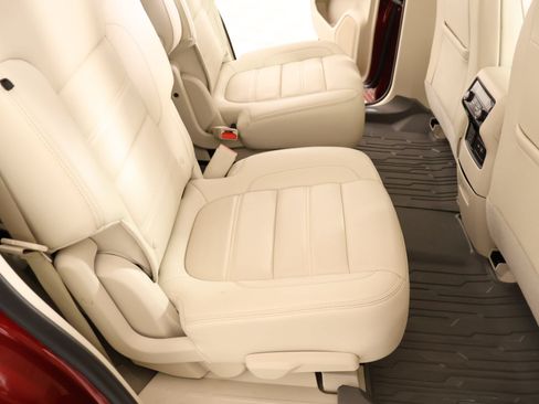 Used 2022 GMC Acadia Denali w/ Trailering Package FWD image 16