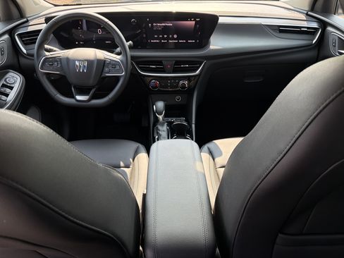 Used 2024 Buick Encore GX Sport Touring FWD image 4