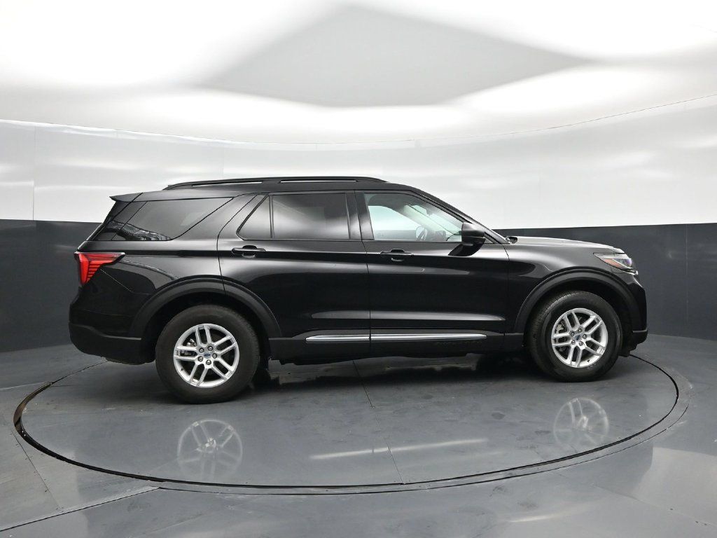 Certified 2025 Ford Explorer Active AWD/4WD image 28